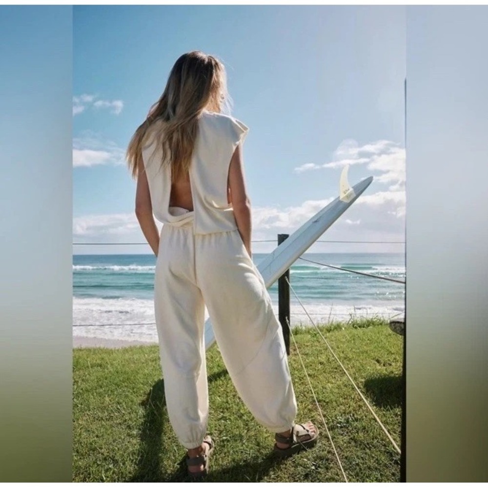 Free People Movement Throw And Go Jumpsuit SM One Piece Ivory Sweats‎ oversized - Picture 2 of 16